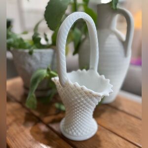Vintage‎ Milk Glass White Ceramic Basket
